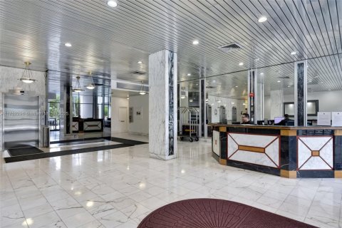 Condo in Aventura, Florida, 2 bedrooms  № 1692793 - photo 12
