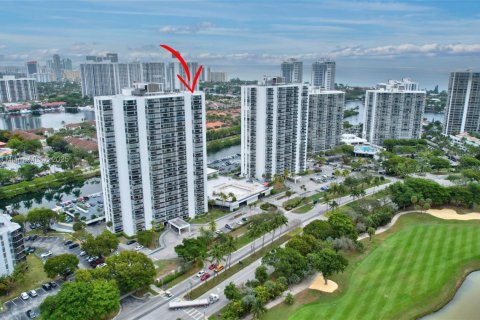 Condo in Aventura, Florida, 2 bedrooms  № 1692793 - photo 9