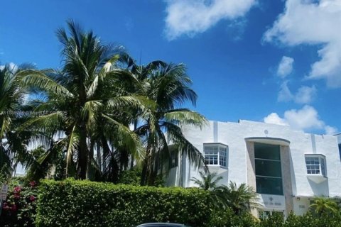 Condo in Miami Beach, Florida, 1 bedroom  № 1939028 - photo 3