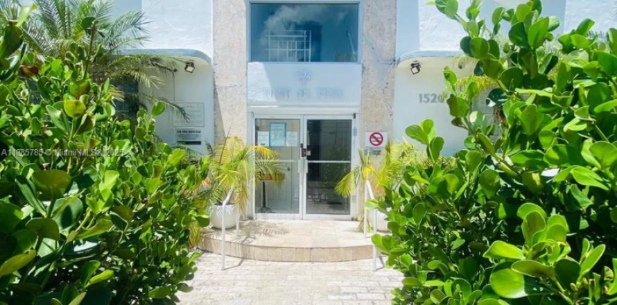 Condo in Miami Beach, Florida, 1 bedroom  № 1939028