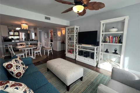 Townhouse in Saint Augustine, Florida 3 bedrooms № 1992523 - photo 10