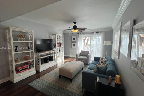 Townhouse in Saint Augustine, Florida 3 bedrooms № 1992523 - photo 11