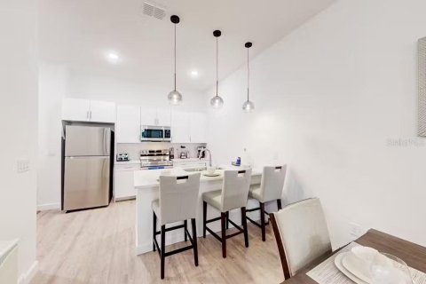 Touwnhouse à vendre à Davenport, Floride: 4 chambres, 187.66 m2 № 1808413 - photo 2