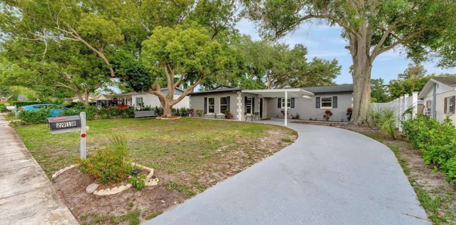 Villa ou maison à Largo, Floride 4 chambres, 130.99 m2 № 1898843