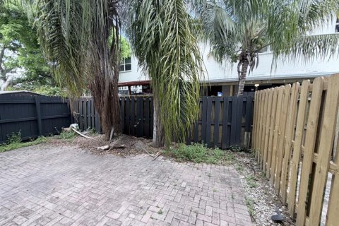 Townhouse in Homestead, Florida 3 bedrooms, 135.27 sq.m. № 2193065 - photo 13