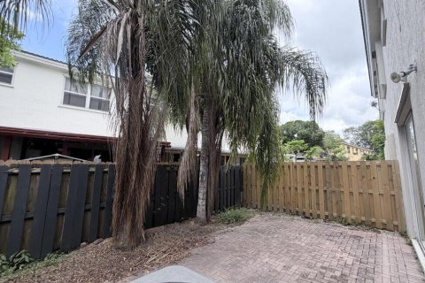 Townhouse in Homestead, Florida 3 bedrooms, 135.27 sq.m. № 2193065 - photo 14