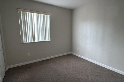 Townhouse in Homestead, Florida 3 bedrooms, 135.27 sq.m. № 2193065 - photo 10
