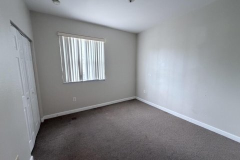 Townhouse in Homestead, Florida 3 bedrooms, 135.27 sq.m. № 2193065 - photo 8