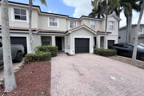 Townhouse in Homestead, Florida 3 bedrooms, 135.27 sq.m. № 2193065