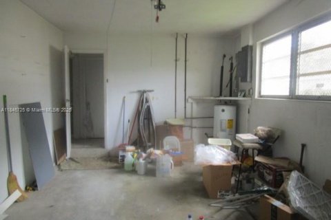 House in El Portal, Florida 3 bedrooms, 141.77 sq.m. № 1846076 - photo 19