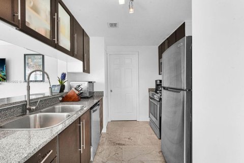 Condominio en venta en Miami, Florida, 1 dormitorio, 108.79 m2 № 1858958 - foto 5