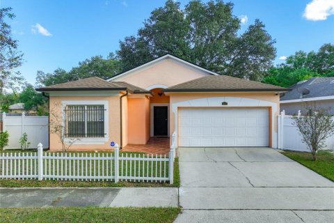 House in Orlando, Florida 3 bedrooms, 112.88 sq.m. № 2330424