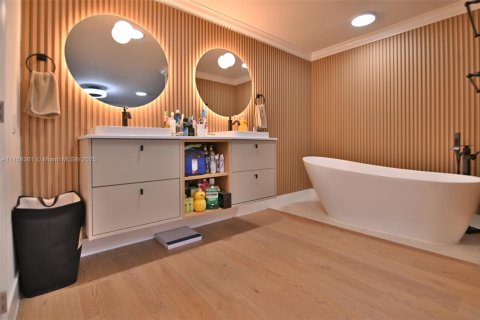 Купить виллу или дом в Майами, Флорида 4 спальни, 237.64м2, № 1585085 - фото 17