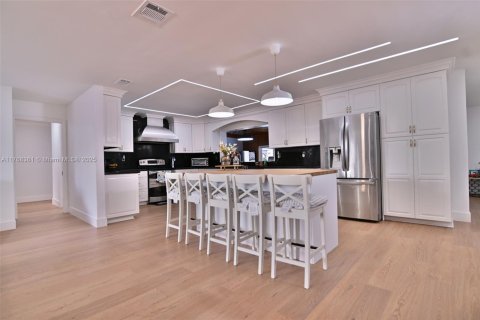 Купить виллу или дом в Майами, Флорида 4 спальни, 237.64м2, № 1585085 - фото 10