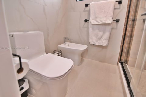 Купить виллу или дом в Майами, Флорида 4 спальни, 237.64м2, № 1585085 - фото 18