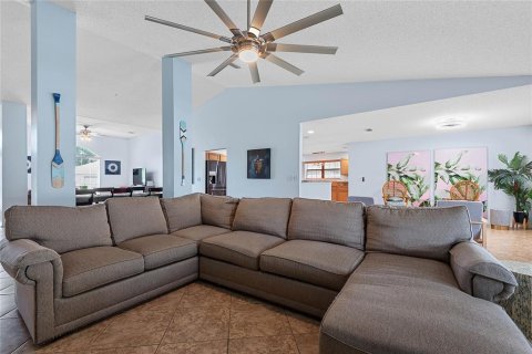 Casa en venta en Palm Coast, Florida, 4 dormitorios, 268.3 m2 № 1910151 - foto 11