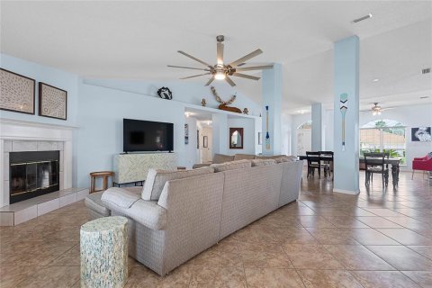 Casa en venta en Palm Coast, Florida, 4 dormitorios, 268.3 m2 № 1910151 - foto 8