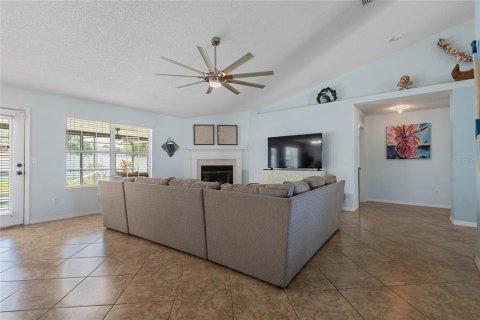 Casa en venta en Palm Coast, Florida, 4 dormitorios, 268.3 m2 № 1910151 - foto 7
