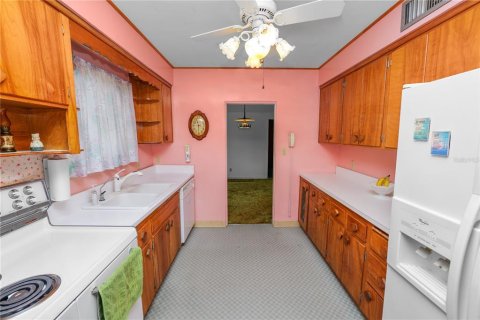 House in Davenport, Florida 3 bedrooms, 178.47 sq.m. № 1765973 - photo 12