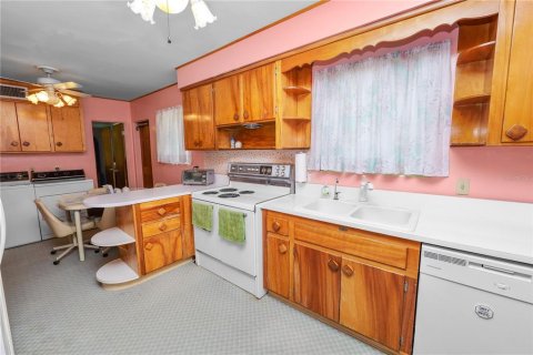 House in Davenport, Florida 3 bedrooms, 178.47 sq.m. № 1765973 - photo 11