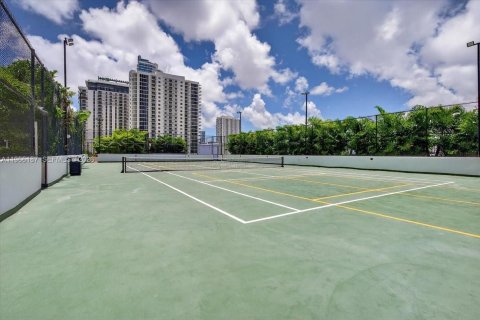 Снять в аренду кондоминиум в Майами, Флорида 3 спальни, 163.51м2, № 2081279 - фото 27