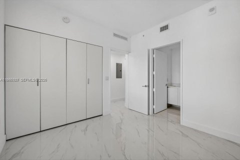 Снять в аренду кондоминиум в Майами, Флорида 3 спальни, 163.51м2, № 2081279 - фото 12
