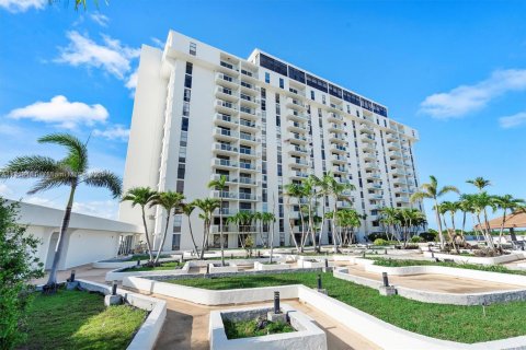 Condo à North Miami, Floride, 2 chambres  № 2187741