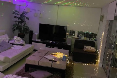Снять в аренду кондоминиум в Авентура, Флорида 2 спальни, 149.11м2, № 2077375 - фото 8