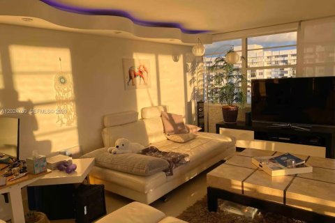 Снять в аренду кондоминиум в Авентура, Флорида 2 спальни, 149.11м2, № 2077375 - фото 10