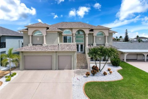 Casa en Hudson, Florida 3 dormitorios, 234.76 m2 № 2116533