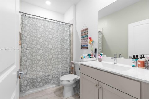 Touwnhouse à louer à Pembroke Pines, Floride: 3 chambres, 190.36 m2 № 2064856 - photo 18