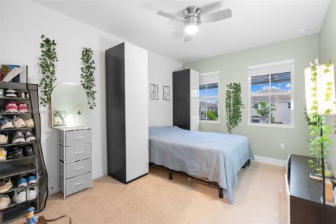 Touwnhouse à louer à Pembroke Pines, Floride: 3 chambres, 190.36 m2 № 2064856 - photo 24