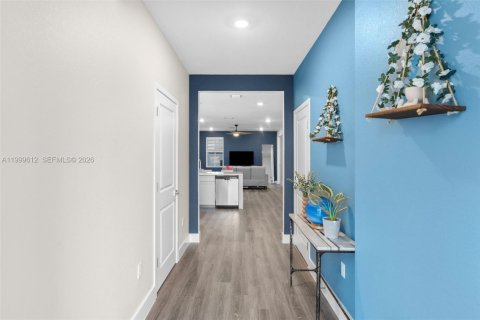 Touwnhouse à louer à Pembroke Pines, Floride: 3 chambres, 190.36 m2 № 2064856 - photo 4