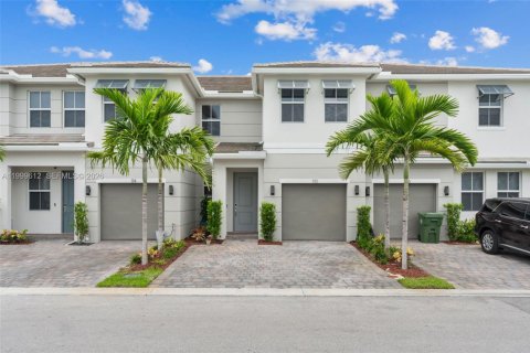 Touwnhouse à Pembroke Pines, Floride 3 chambres, 190.36 m2 № 2064856