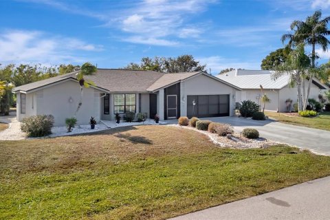 Villa ou maison à Punta Gorda, Floride 3 chambres, 156.08 m2 № 2114015