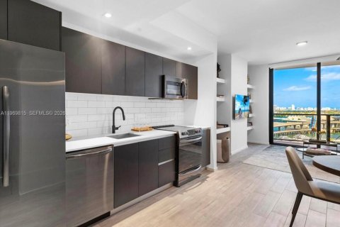 Condo in Miami, Florida, 2 bedrooms  № 2086829 - photo 5