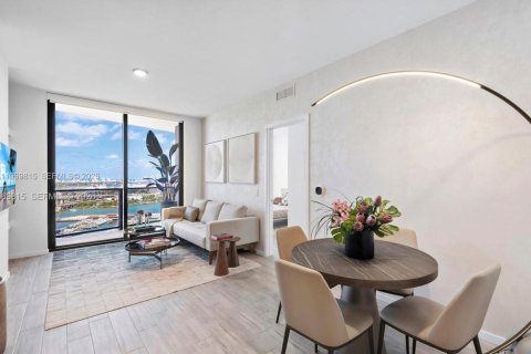 Condo in Miami, Florida, 2 bedrooms  № 2086829 - photo 3