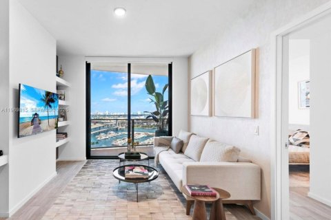 Condo in Miami, Florida, 2 bedrooms  № 2086829 - photo 2