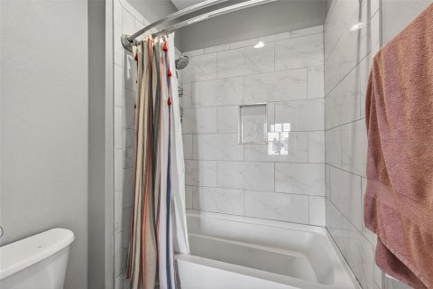 Touwnhouse à vendre à Tampa, Floride: 3 chambres, 173.91 m2 № 2149853 - photo 16