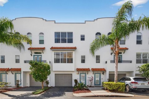 Touwnhouse à Tampa, Floride 3 chambres, 173.91 m2 № 2149853