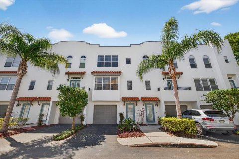 Touwnhouse à vendre à Tampa, Floride: 3 chambres, 173.91 m2 № 2149853 - photo 2