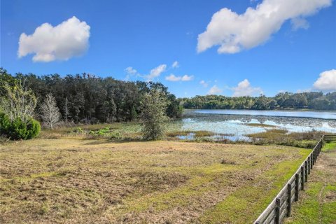 House in Lady Lake, Florida 3 bedrooms, 135.27 sq.m. № 1561795 - photo 16