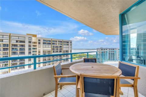 Condo in Clearwater, Florida, 2 bedrooms  № 1919236 - photo 15