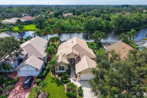 House in University Park, Florida 3 bedrooms, 208.29 sq.m. № 1903488 - photo 2