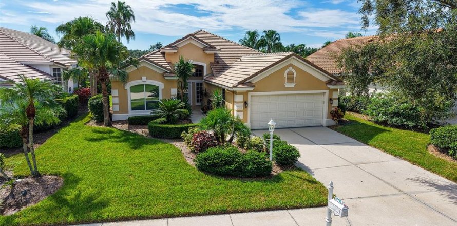 House in University Park, Florida 3 bedrooms, 208.29 sq.m. № 1903488