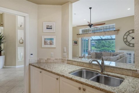 House in University Park, Florida 3 bedrooms, 208.29 sq.m. № 1903488 - photo 21