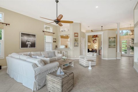 House in University Park, Florida 3 bedrooms, 208.29 sq.m. № 1903488 - photo 10