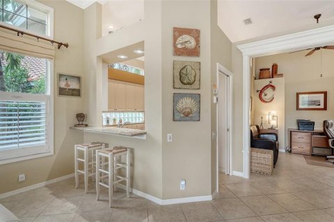 House in University Park, Florida 3 bedrooms, 208.29 sq.m. № 1903488 - photo 13
