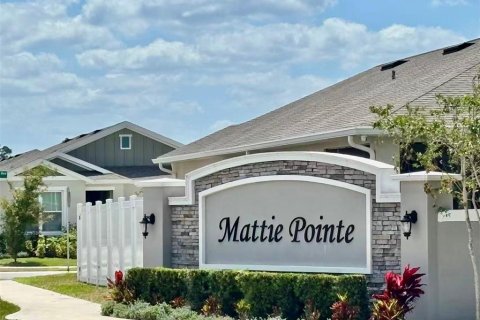 Villa ou maison à louer à Auburndale, Floride: 4 chambres, 184.23 m2 № 2410573 - photo 2