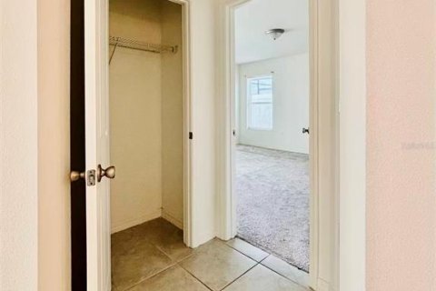 Villa ou maison à louer à Auburndale, Floride: 4 chambres, 184.23 m2 № 2410573 - photo 15
